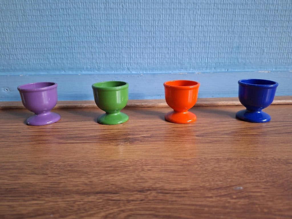 Vier plastic Eierdoppen, Overige materialen, Overige typen, Ophalen of Verzenden, Zo goed als nieuw