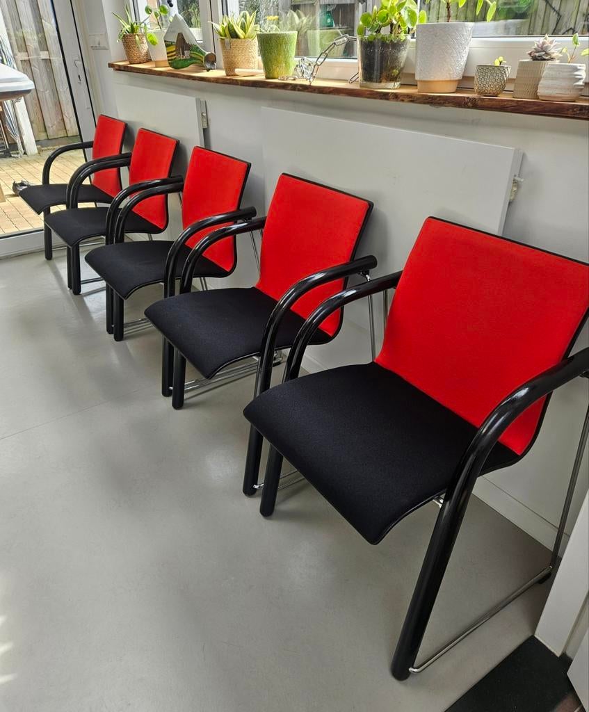 Vintage Thonet S320 Designstoelen 5 stuks, Ophalen, Gebruikt, Rood