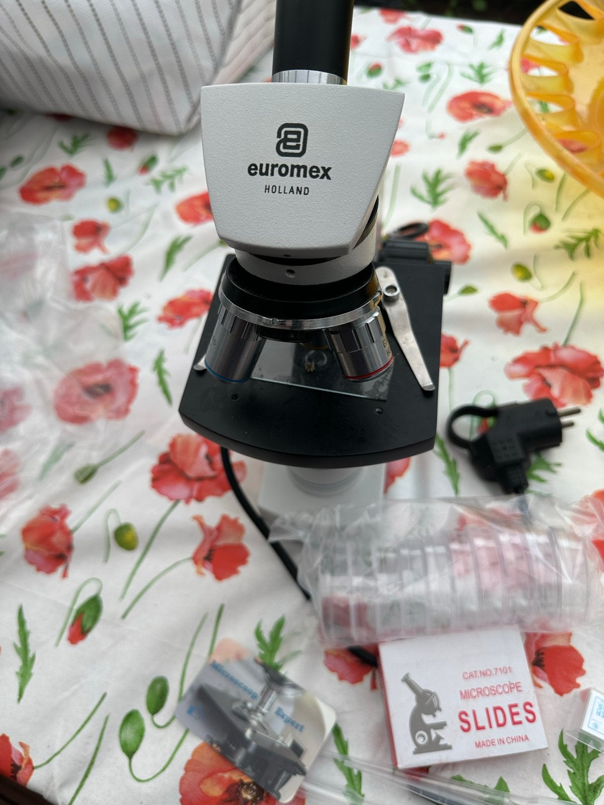Euromex Microscoop met complete toebehoren, Ophalen of Verzenden, Gebruikt, 400x tot 1000x, Biologische microscoop