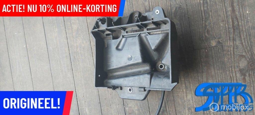 Accubak ACCU CONSOLE BAK ACCUCONSOLE VW POLO 6R IBIZA FABIA, Auto-onderdelen, Gebruikt, Audi, VW AG VOLKSWAGEN