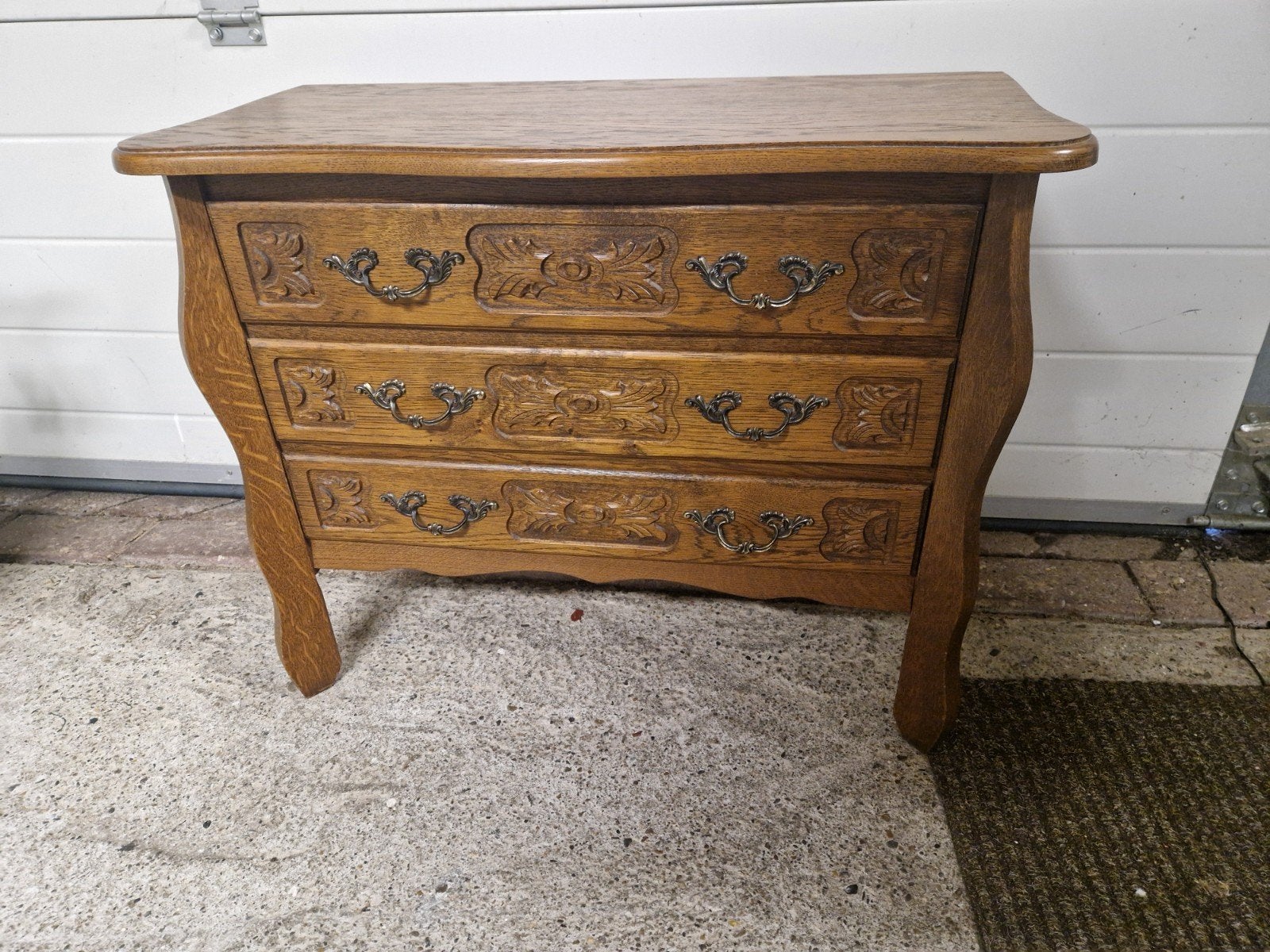 Mooi buikkastje met houtsnijwerk, Ophalen, Eikenhout, 50 tot 100 cm, Zo goed als nieuw