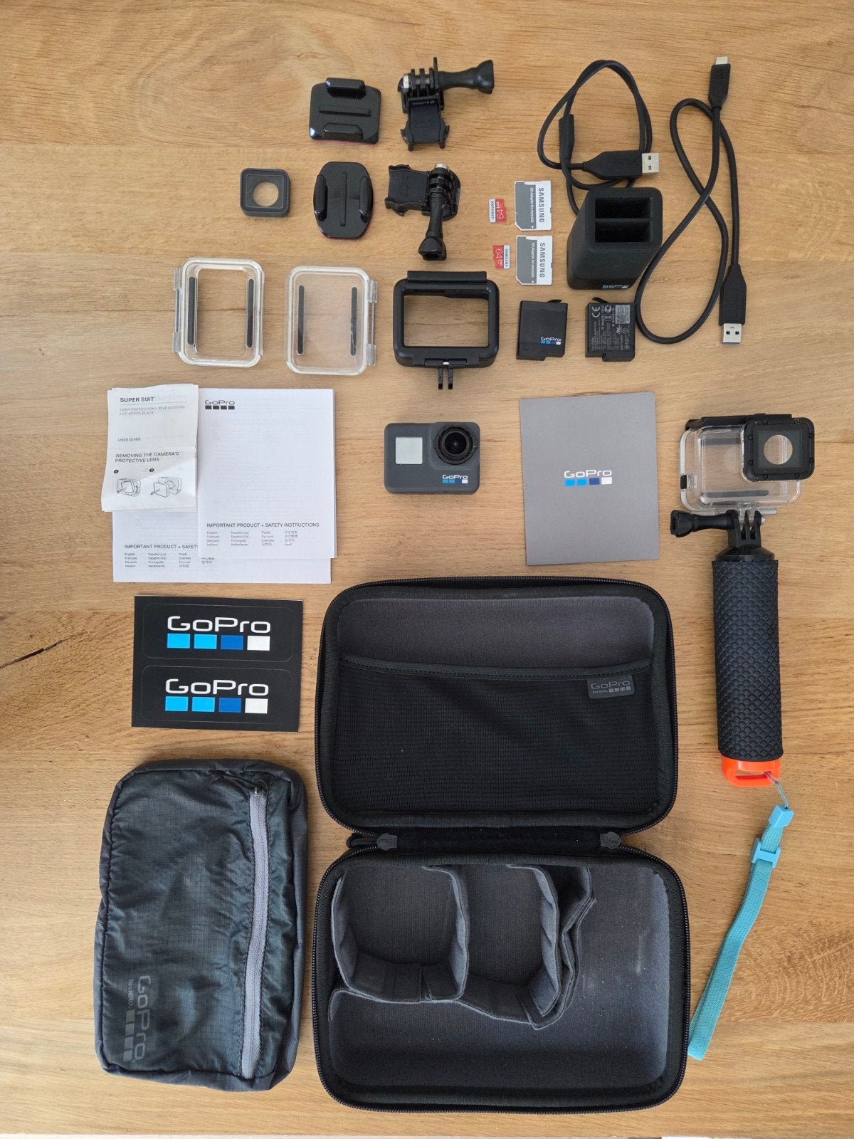 Foto 2 van GoPro Hero 6 Black - incl. accessoires en 2x 64GB opslag