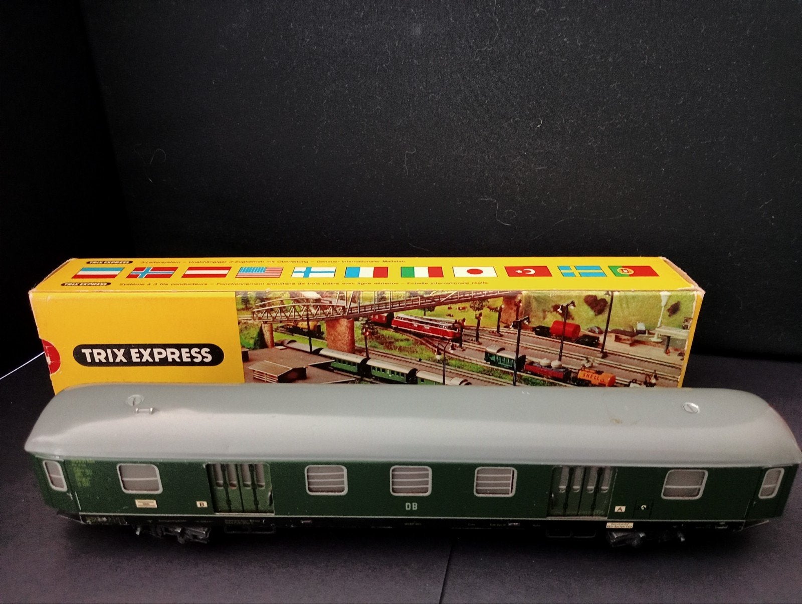 Trix Express DB Wagon Groen met Originele Doos, Gebruikt, Gelijkstroom, Trix, Wagon