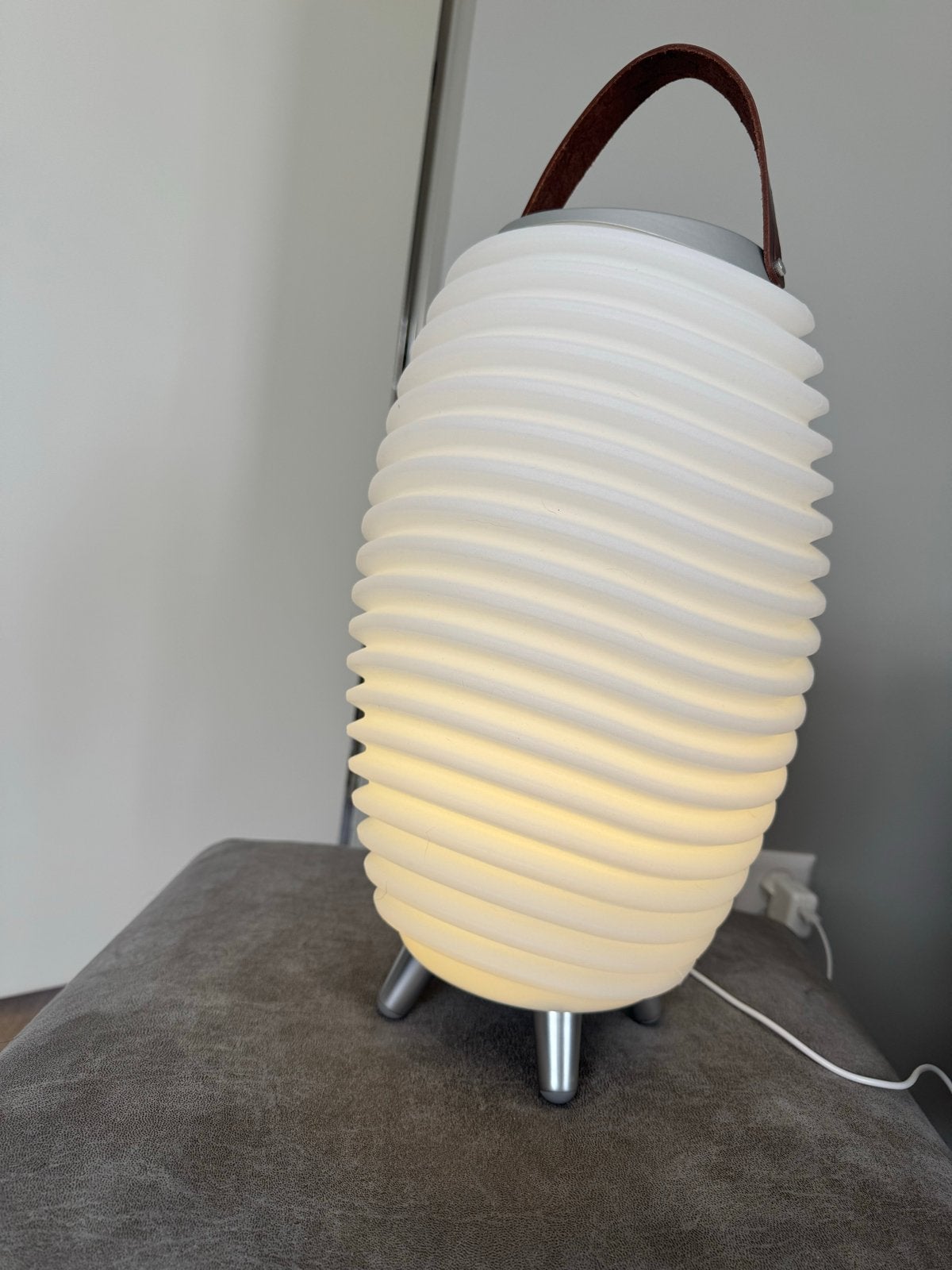 Kooduu Lite-Up Play - Draagbare lamp met Bluetooth speaker, Huis en Inrichting, Ophalen, Wit, Overige merken, Kunststof