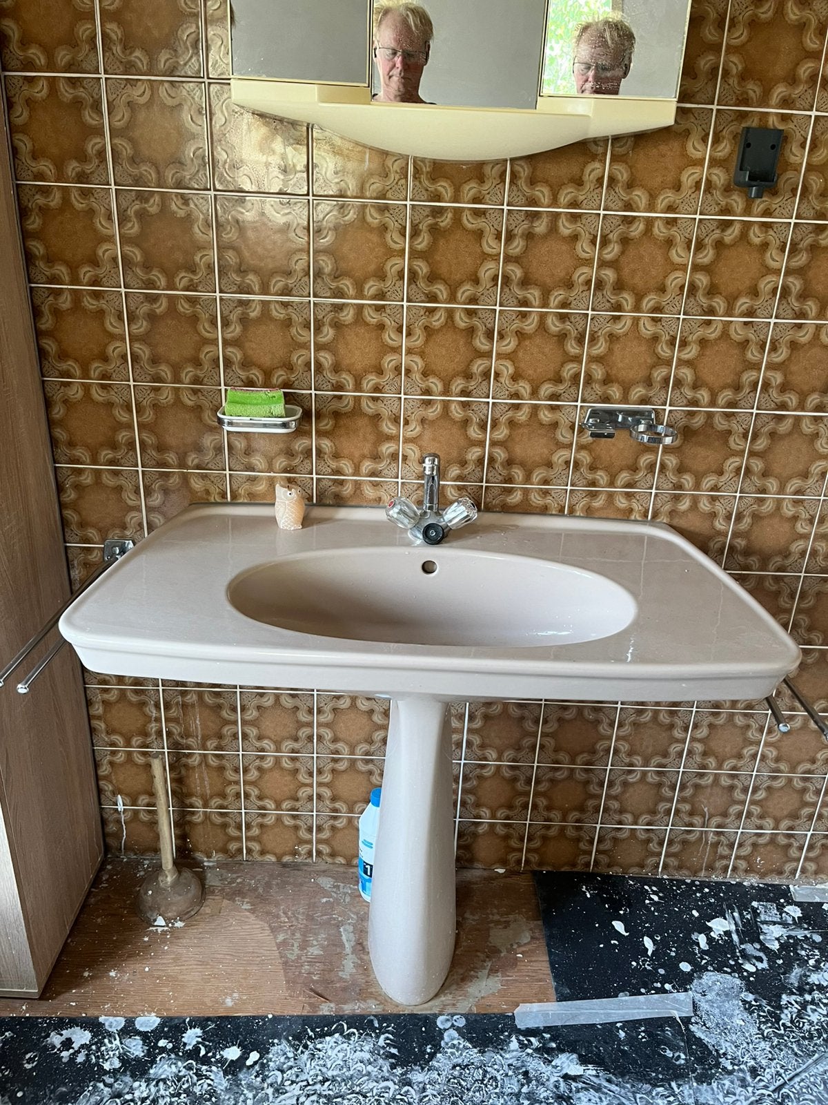 Wastafel, breed (1 meter) met kraan, Huis en Inrichting, Ophalen, Gebruikt, 50 tot 100 cm, Minder dan 100 cm