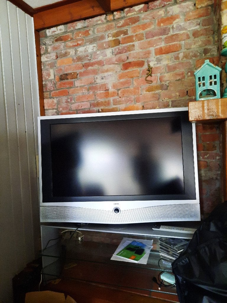 Loewe TV met onderkast, Ophalen, Gebruikt, Overige materialen, Klassiek