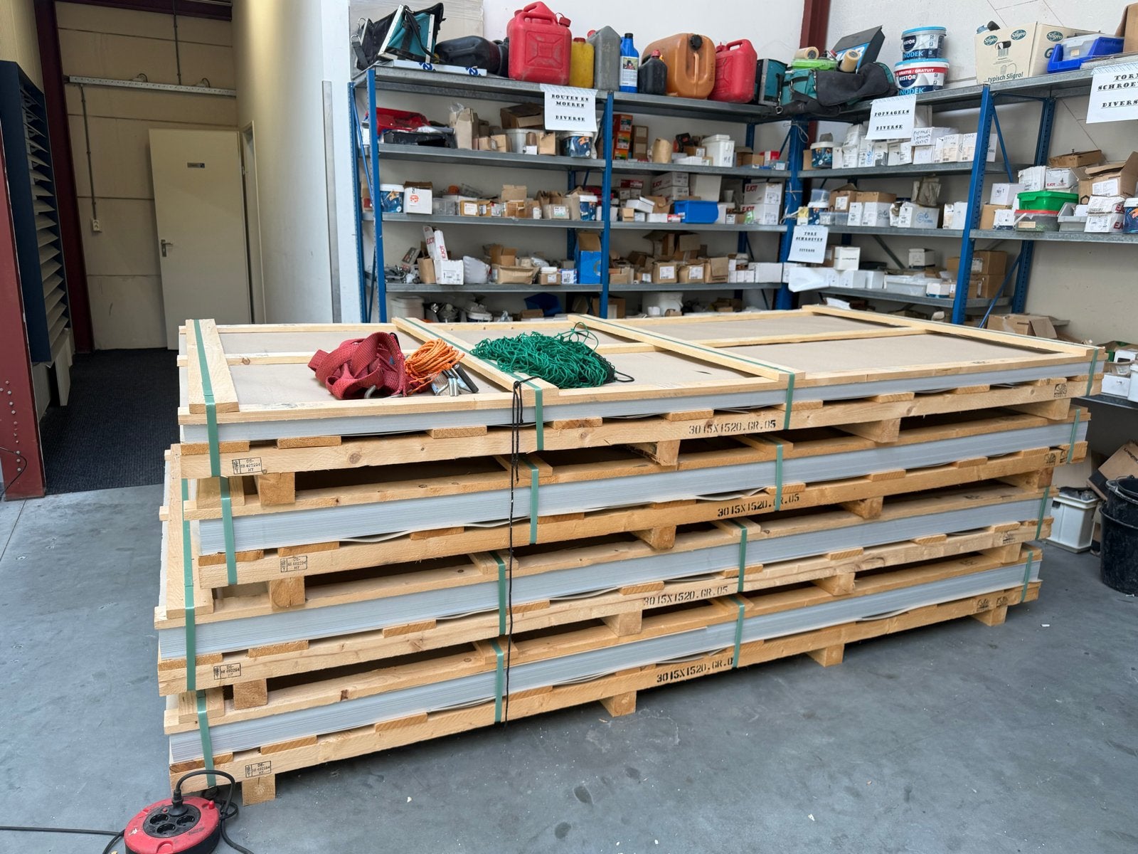 Aluminium platen, dikte 2 mm, nieuw. 675m2, Doe-het-zelf en Verbouw, Metalen, Ophalen, Nieuw, Aluminium