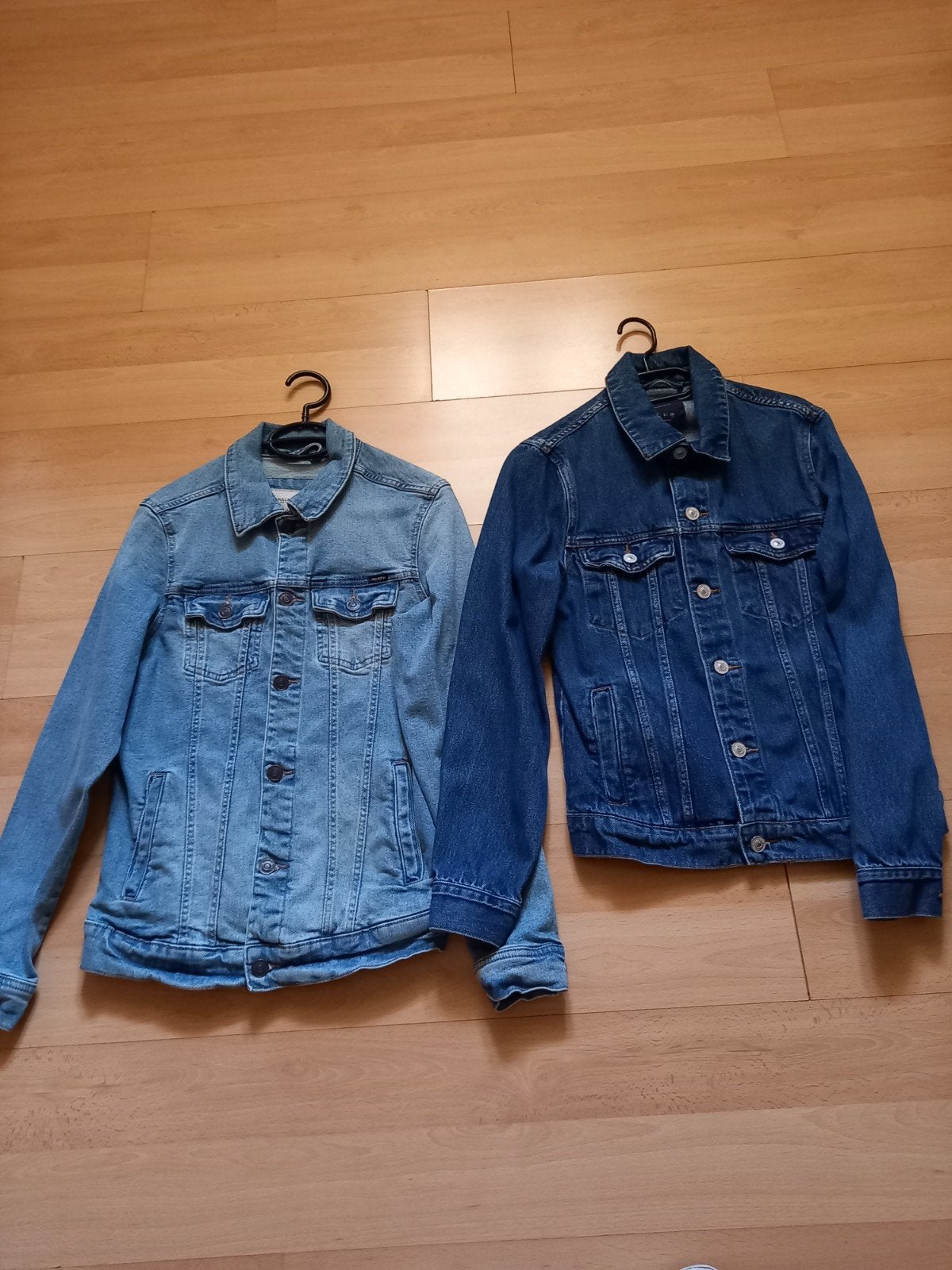 2 Spijkerjasjes Maat S -, Ophalen of Verzenden, Gedragen, Blauw