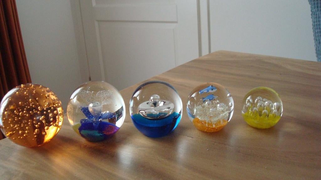 presse papier glazen bollen, Antiek en Kunst, Antiek | Glas en Kristal, Ophalen of Verzenden