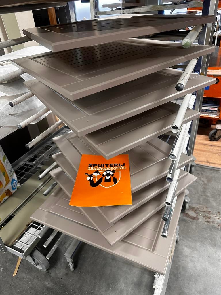Spuiten van keukenkastjes plinten deuren meubels etc, Wit, Nieuw, Ophalen of Verzenden, Verf