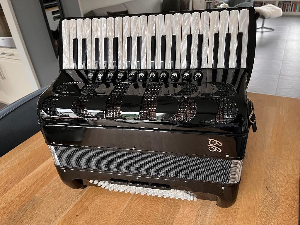 Accordeon Ballone Burini Advance 374, Muziek en Instrumenten, Met koffer, Toetsaccordeon, Zo goed als nieuw, 96-bas