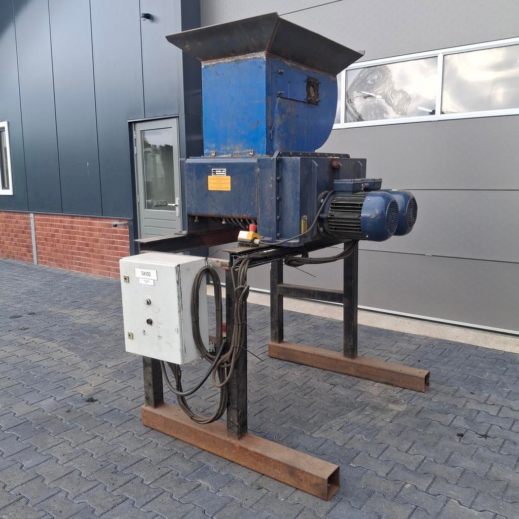 Gebruikte Untha RS 30 Shredder - 15kW, Ophalen