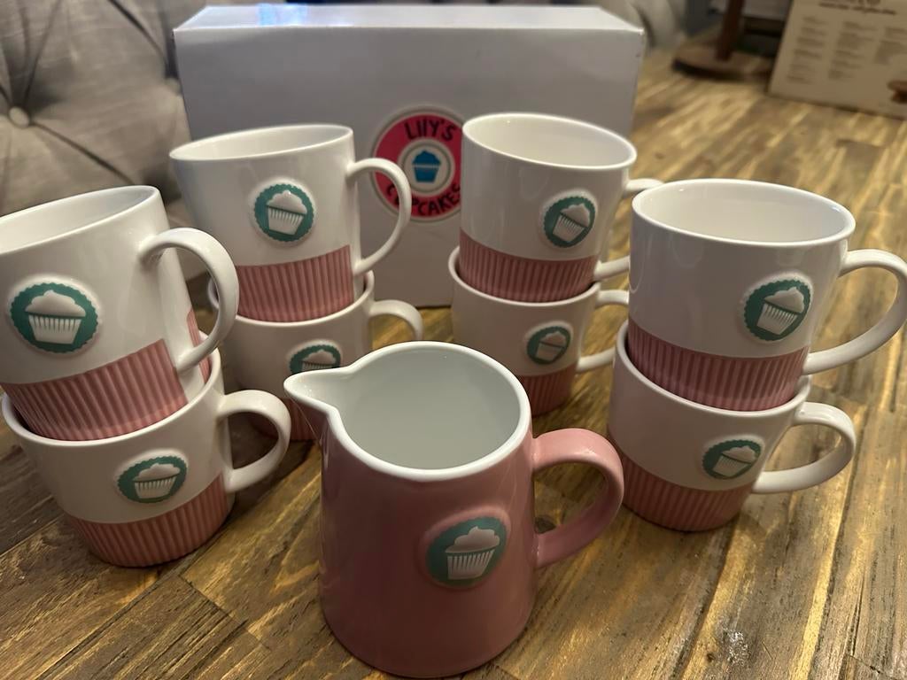 High Tea Set - Lily's Cupcakes, Keramiek, Ophalen of Verzenden, Zo goed als nieuw, Overige stijlen