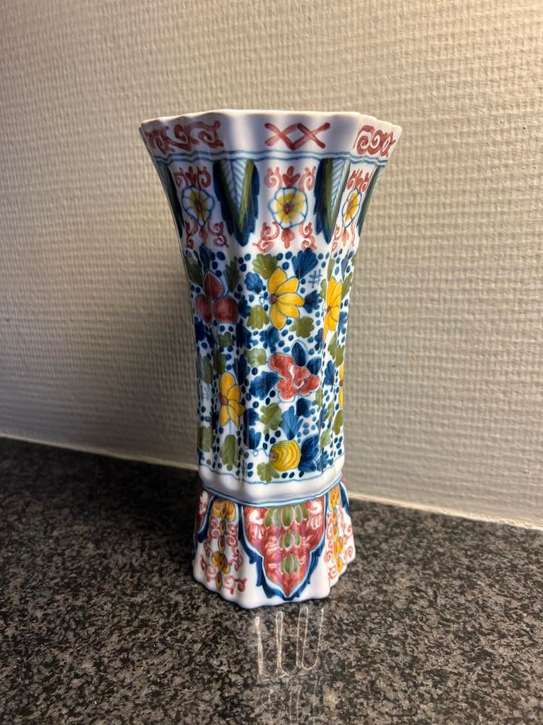 Makkum Vaas met Bloemmotief, Antiek en Kunst, Antiek | Vazen, Ophalen of Verzenden