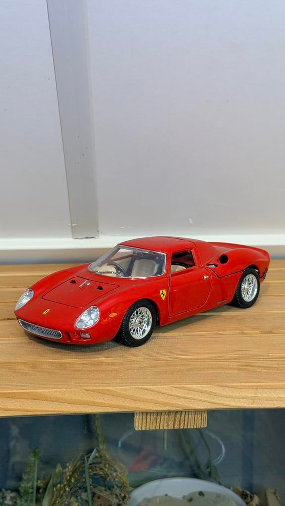 Ferarri 250 Le Mans, Hobby en Vrije tijd, Modelauto's | 1:18, Ophalen of Verzenden, Zo goed als nieuw, Bburago