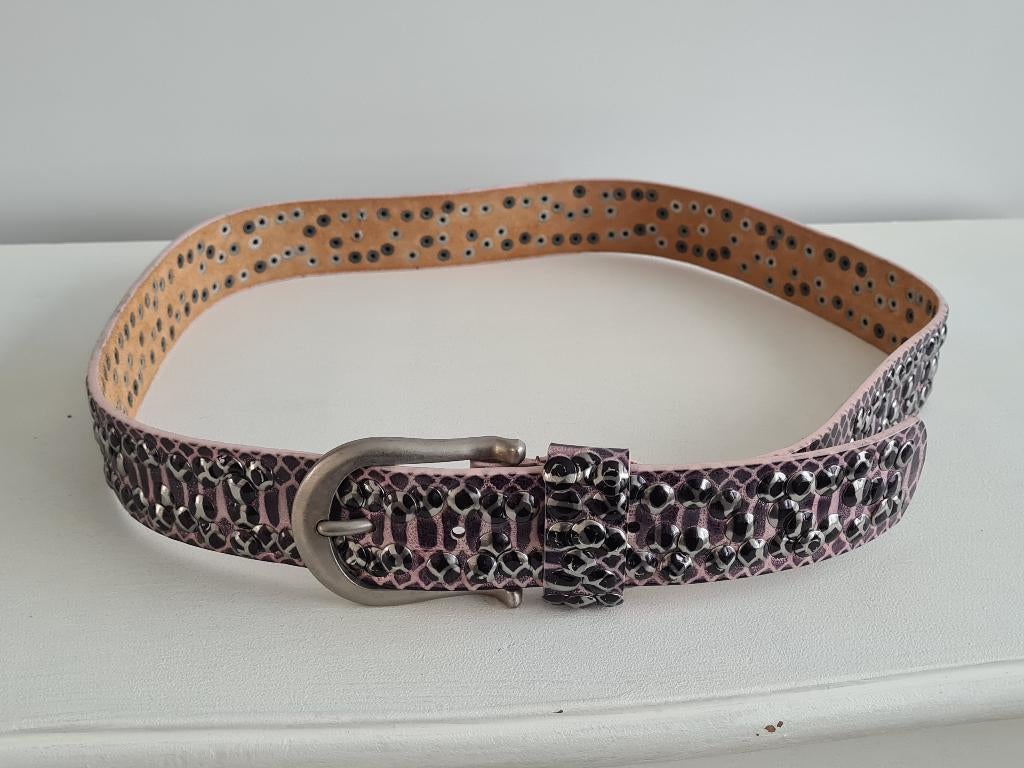 Een lederen riem met roze/zwart/zilver, Ophalen of Verzenden, Zo goed als nieuw, Zwart