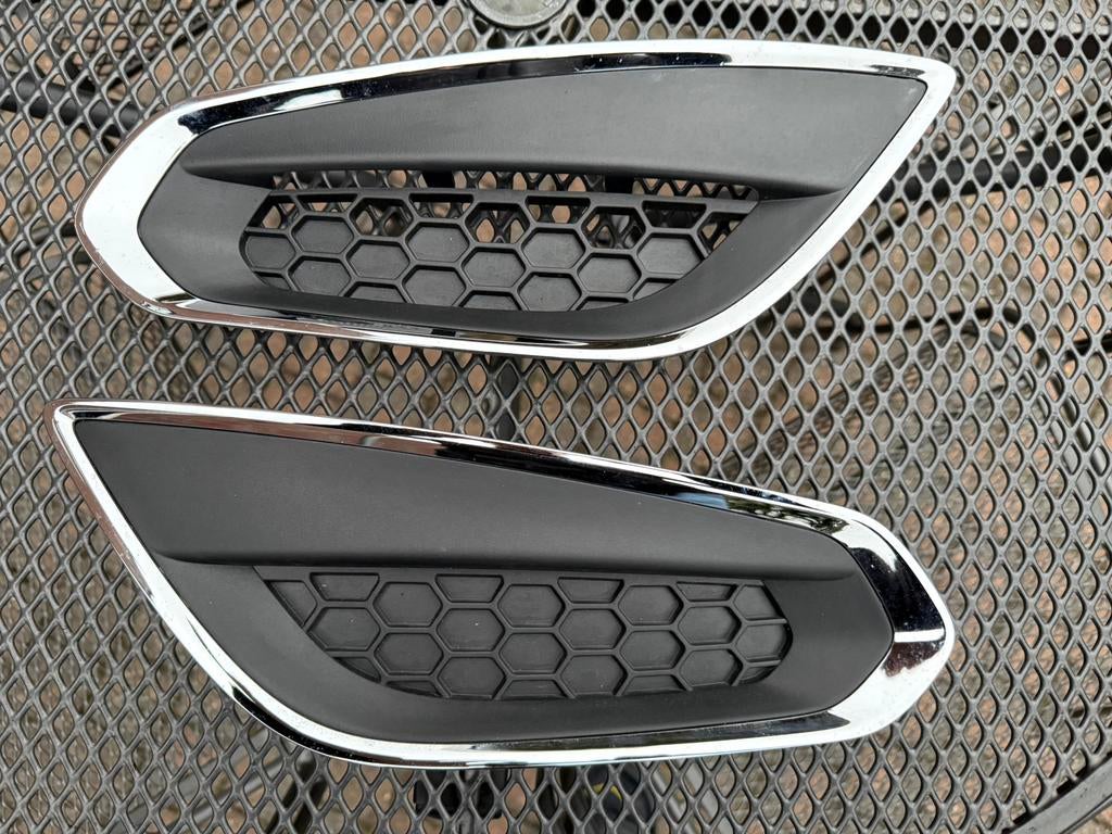 Volvo V60 sierframes bumperrozetten mistlampafdekkingen, Ophalen of Verzenden, Volvo, Bumper, Nieuw