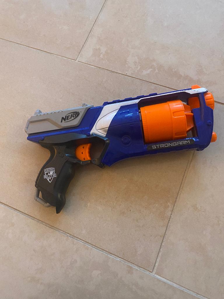 Nerf blaster revolver "Strongarm", Ophalen of Verzenden, Gebruikt