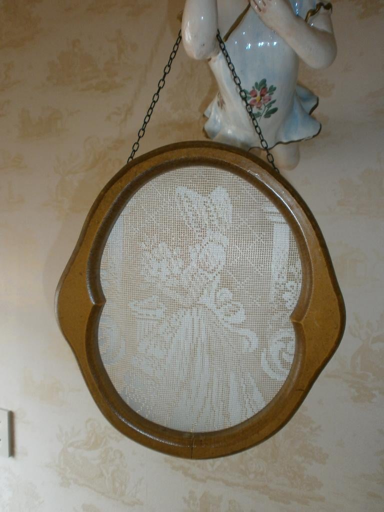 Brocante wand/raam hanger vrouw victoriaanse kledij, Ophalen of Verzenden, Zo goed als nieuw