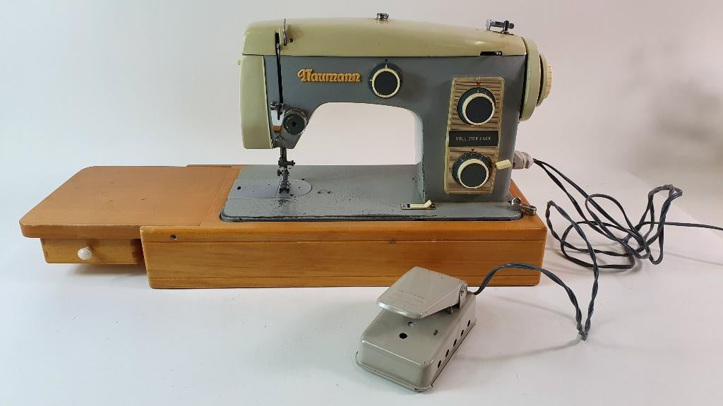 Professionele vintage naaimachine Naumann Voll Zick Zack S16, Tweedehands verkoop, Tweedehands verkoop, Gebruikt, Singer