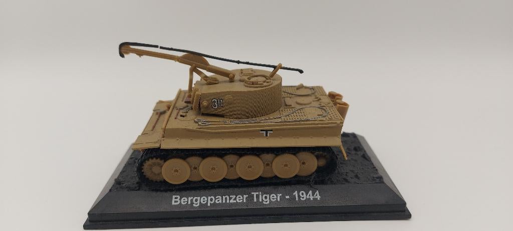 Deagostini schaalmodel Bergpanzer Tiger P, Gebruikt, Italeri, Verzenden, Tank