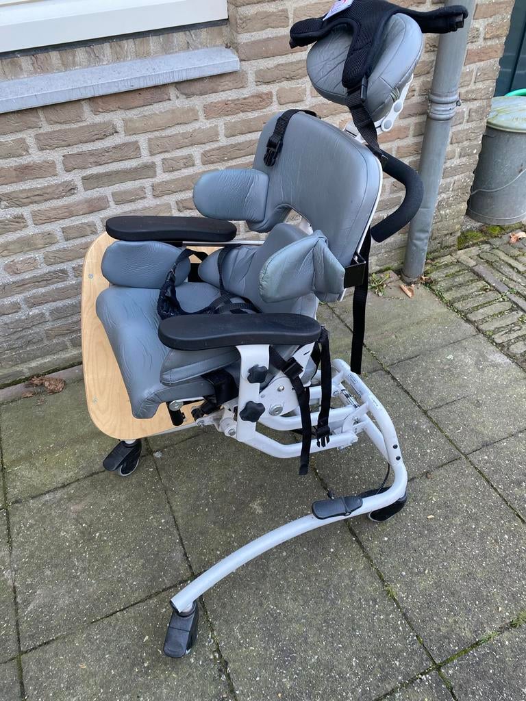 Bello2 aangepaste kinderstoel (beperkte/ gehandicapt), Kinderen en Baby's, Kinderstoelen, Zo goed als nieuw, Meegroeistoel, Ophalen