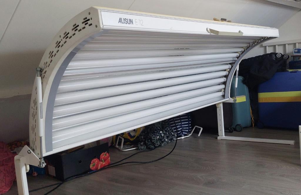 Zonnehemel Alisun ET 12, Ophalen, Gebruikt, Zonnebank enkelzijdig, 10 tot 15 lampen