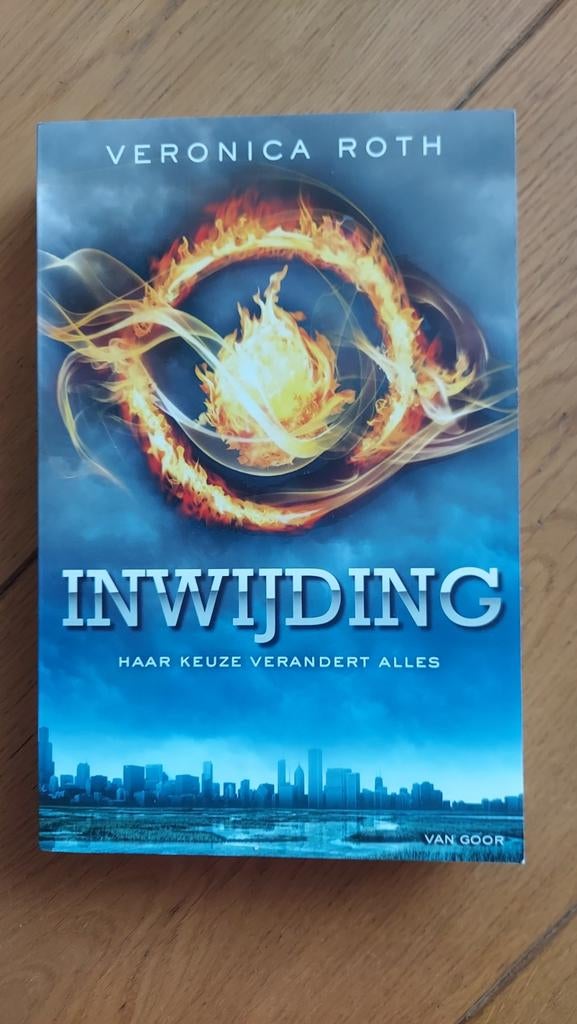 Inwijding - Veronica Roth, Boeken, Ophalen of Verzenden, Zo goed als nieuw, Veronica Roth