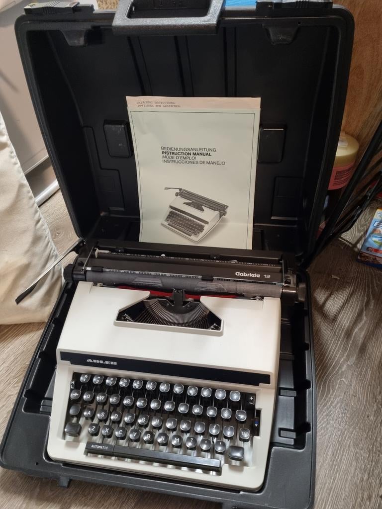 Adler gabriele 12 typemachine, Diversen, Ophalen