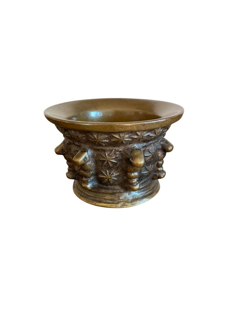 Antieke Spaanse bronzen vijzel uit de 16e-16e eeuw., Antiek en Kunst, Ophalen of Verzenden