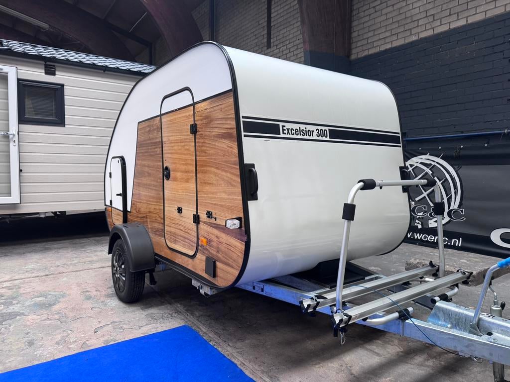 Excelsior 300 lifestyle compacte caravan, met zonnepaneel!, Caravans en Kamperen, Caravans, Overige merken, Tot en met 2, Bedrijf
