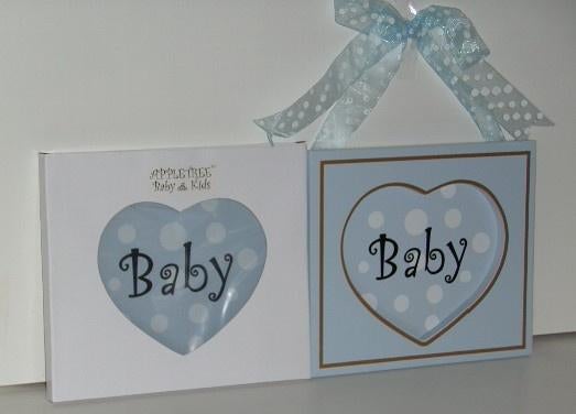 BABY BLAUW KRAAMKADO, WANDDECORATIE Appletree NIEUW, Kinderen en Baby's, Kinderkamer | Inrichting en Decoratie, Nieuw, Wanddecoratie