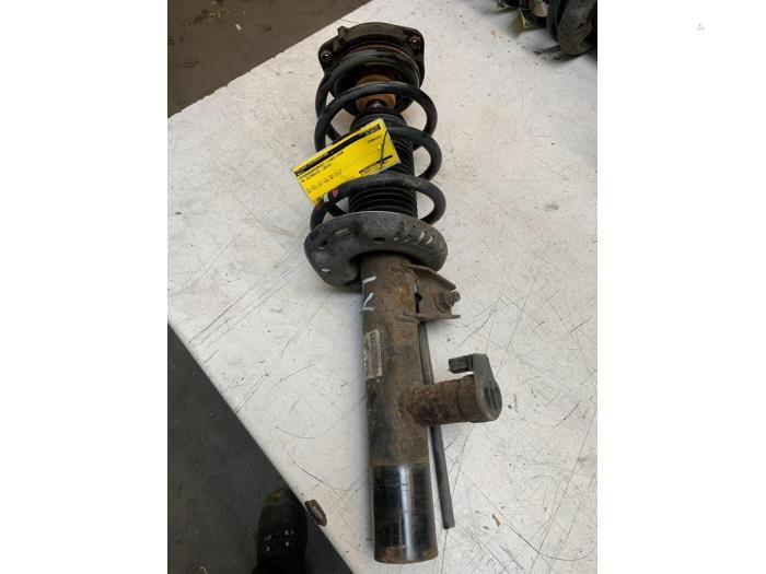 Schokdemperpoot links-voor van een Volkswagen Scirocco, Gebruikt, -, Volkswagen, -