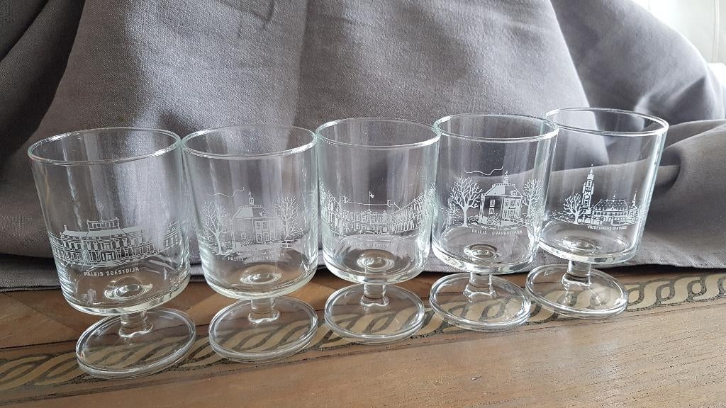 Glazen met afbeelding paleizen (5), Verzamelen, Koninklijk Huis en Royalty, Ophalen, Gebruikt, Nederland, Servies