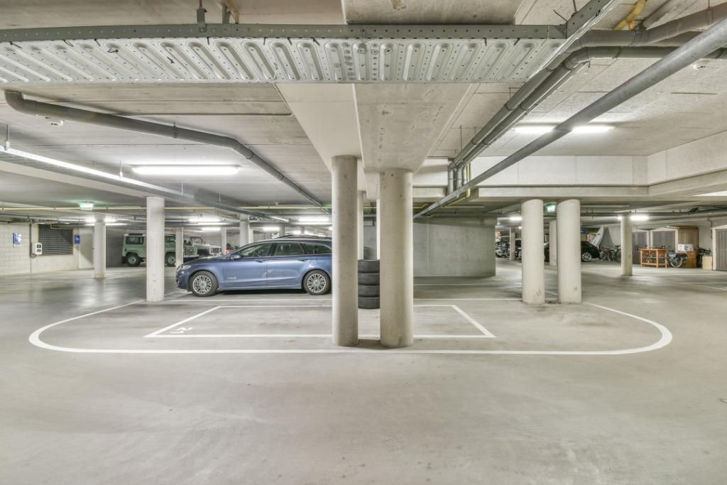Parkeerplaats Amsterdam garagebox te huur parkeerplek, Huizen en Kamers, Garages en Parkeerplaatsen, Amsterdam