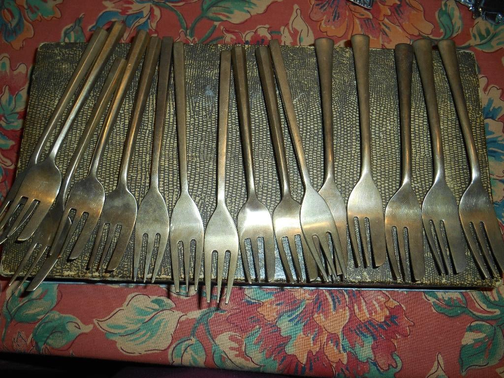 16 bronzen taartvorkjes, Ophalen of Verzenden, Gebruikt, Overige materialen
