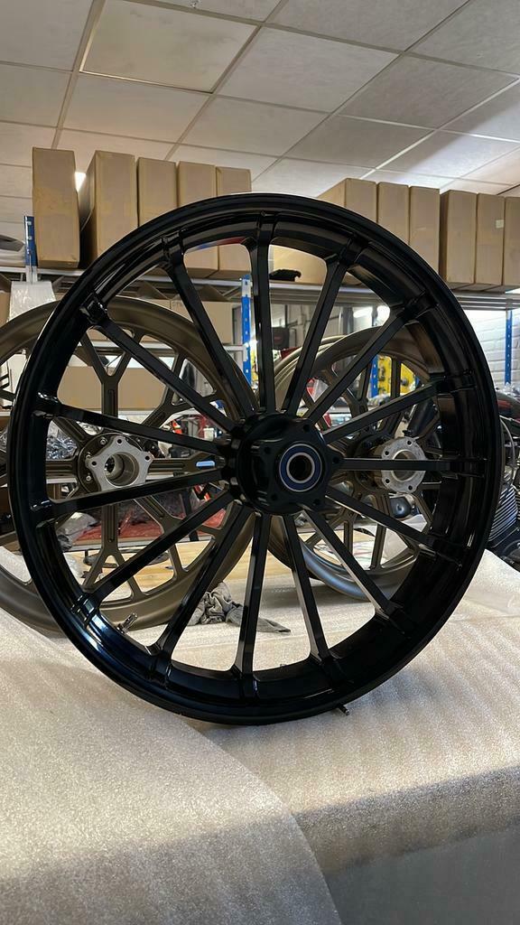 21” Talon wheel Streetglide Roadglide Harley Davidson, Ophalen of Verzenden