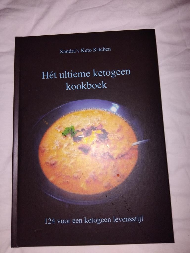 Keto kitchen kookboeken, Ophalen of Verzenden, Zo goed als nieuw, Xandra, Hoofdgerechten