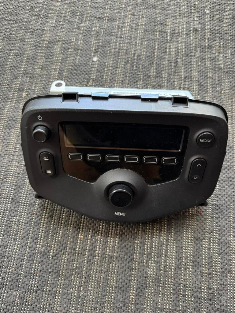 Originele radio Citroën C1 / Toyota Aygo / Peugeot 108, Ophalen of Verzenden, Gebruikt