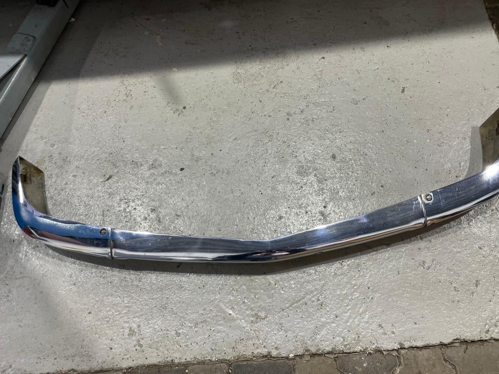 BMW2002 BMW E10 Voorbumper Origineel BMW met steunen, Gebruikt, Bumper, BMW, Verzenden