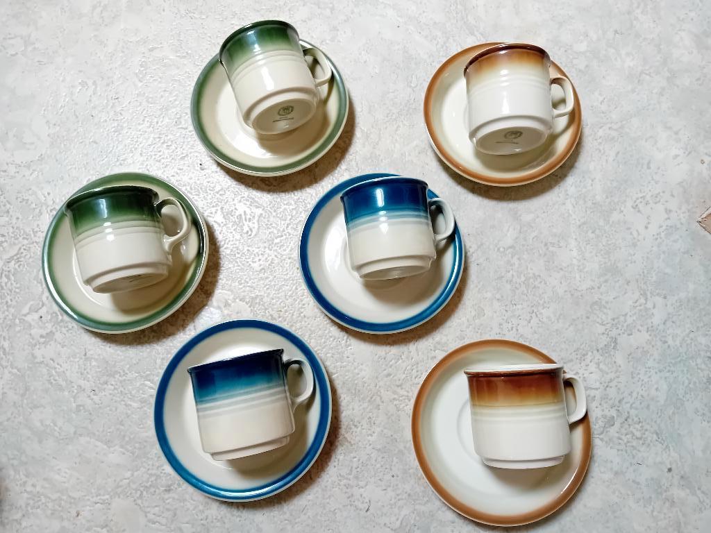 6 retro WALKURE kop met schotel/zgan/blauw/groen/ecru/koffie, Ophalen of Verzenden, Zo goed als nieuw, Overige stijlen, Kop(pen) en/of Schotel(s)