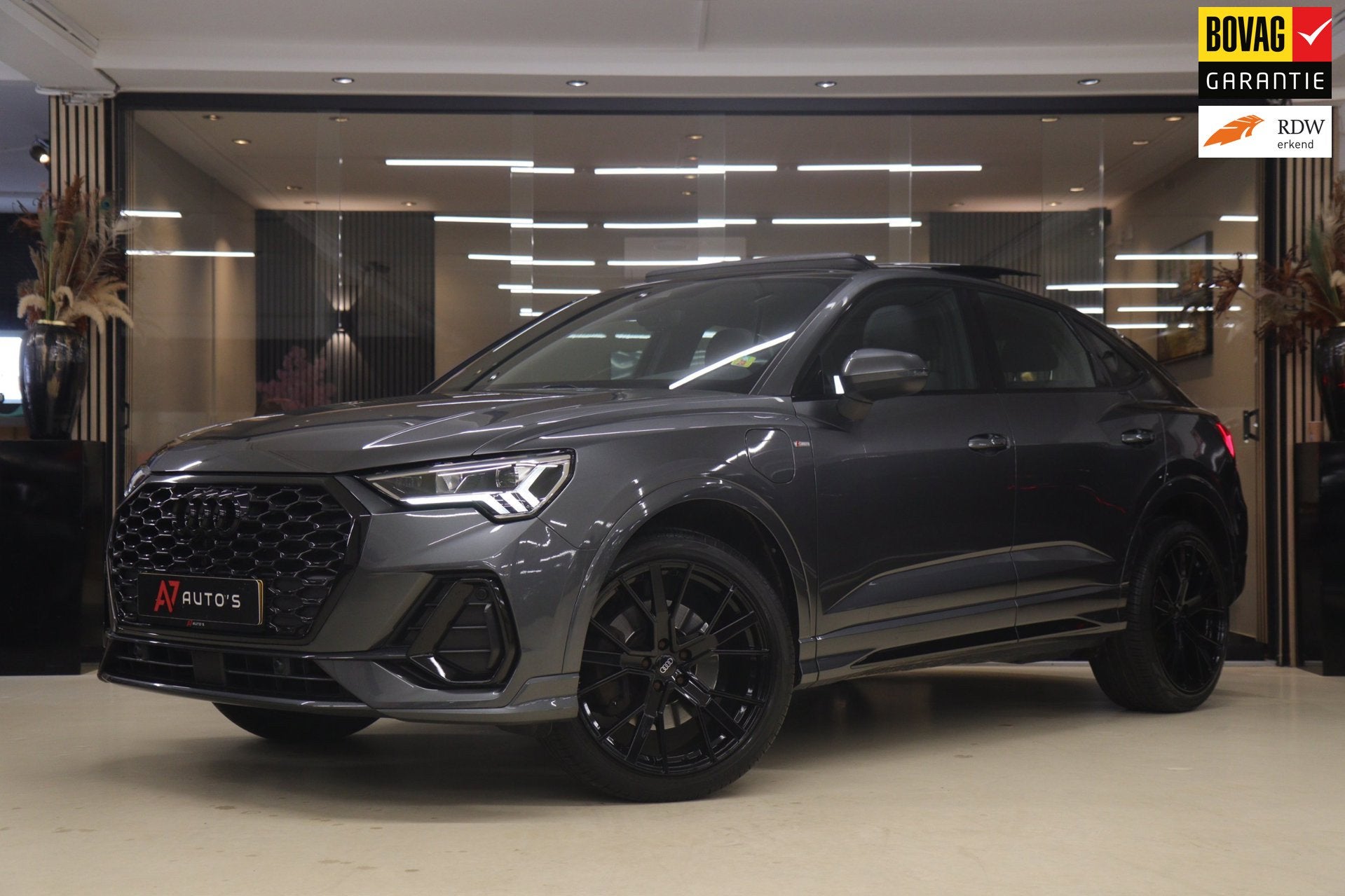 Audi Q3 Sportback 45 TFSI e S Edition 3X S-Line /PANO/CARPLA, Auto's, Gebruikt, Euro 6, 150 pk, Alcantara