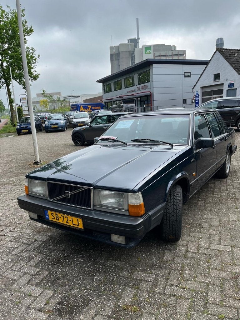 Klassieke Volvo 740 2.3 GL B6 1987 Blauw - Oldtimer regeling, Auto's, 4 cilinders, Blauw, 1200 kg, Handgeschakeld