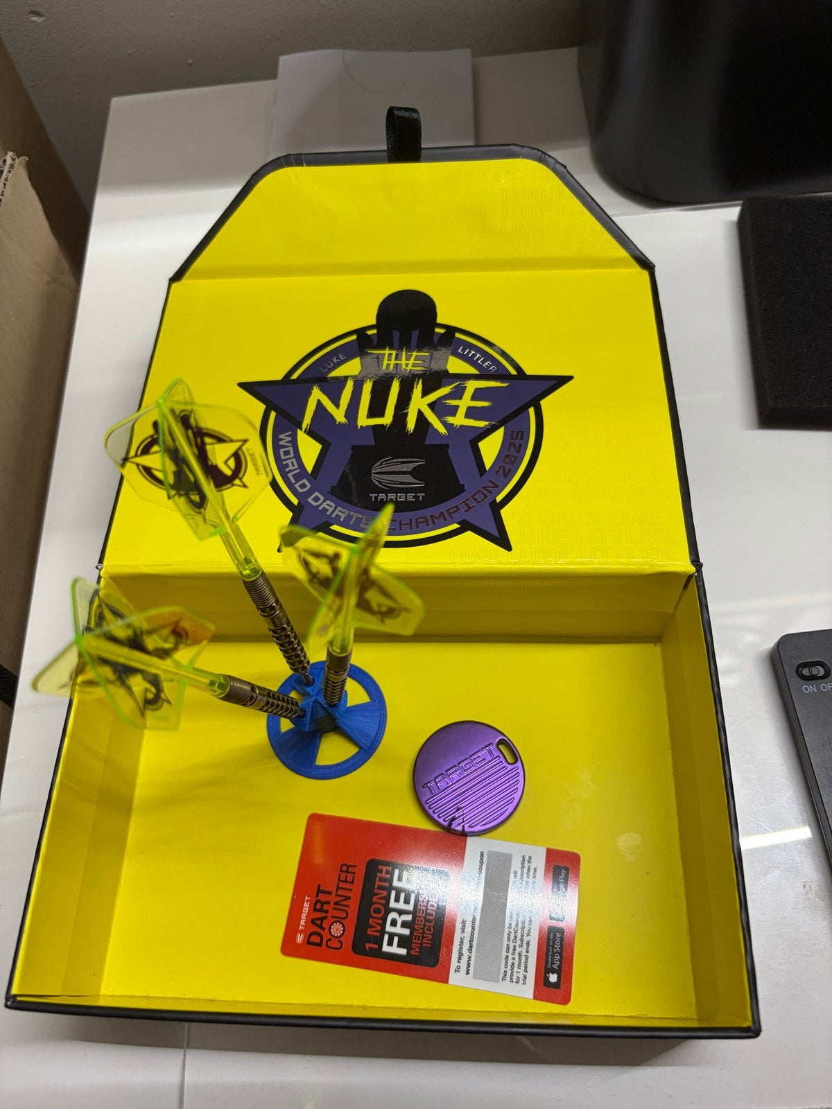 Luke Littler "The Nuke" Darts Set - World Champion 2025 23gr, Ophalen, Gebruikt, Pijlen