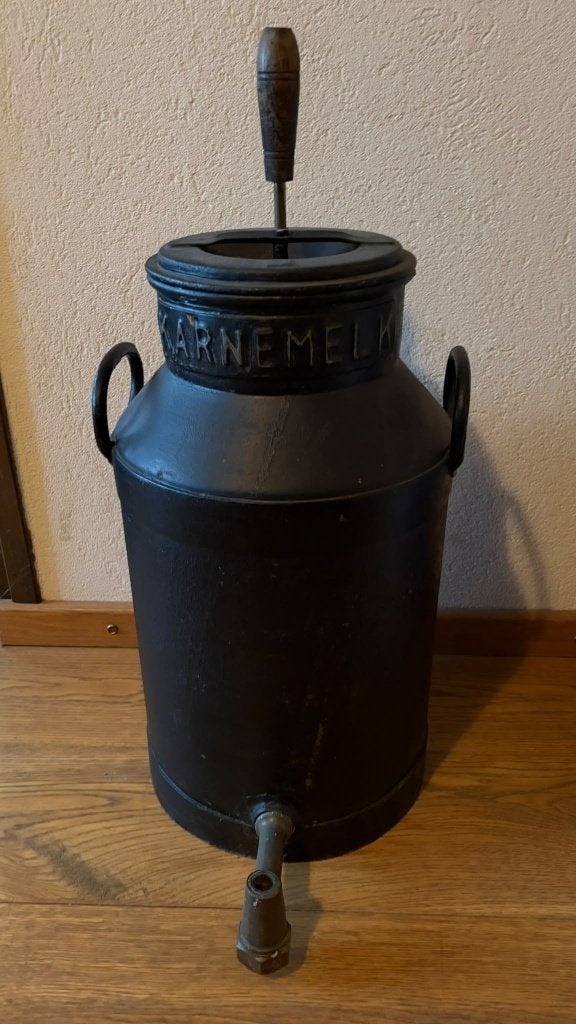 Oude karnemelkkan met kraan melkbus landelijke decoratie, Antiek en Kunst, Ophalen