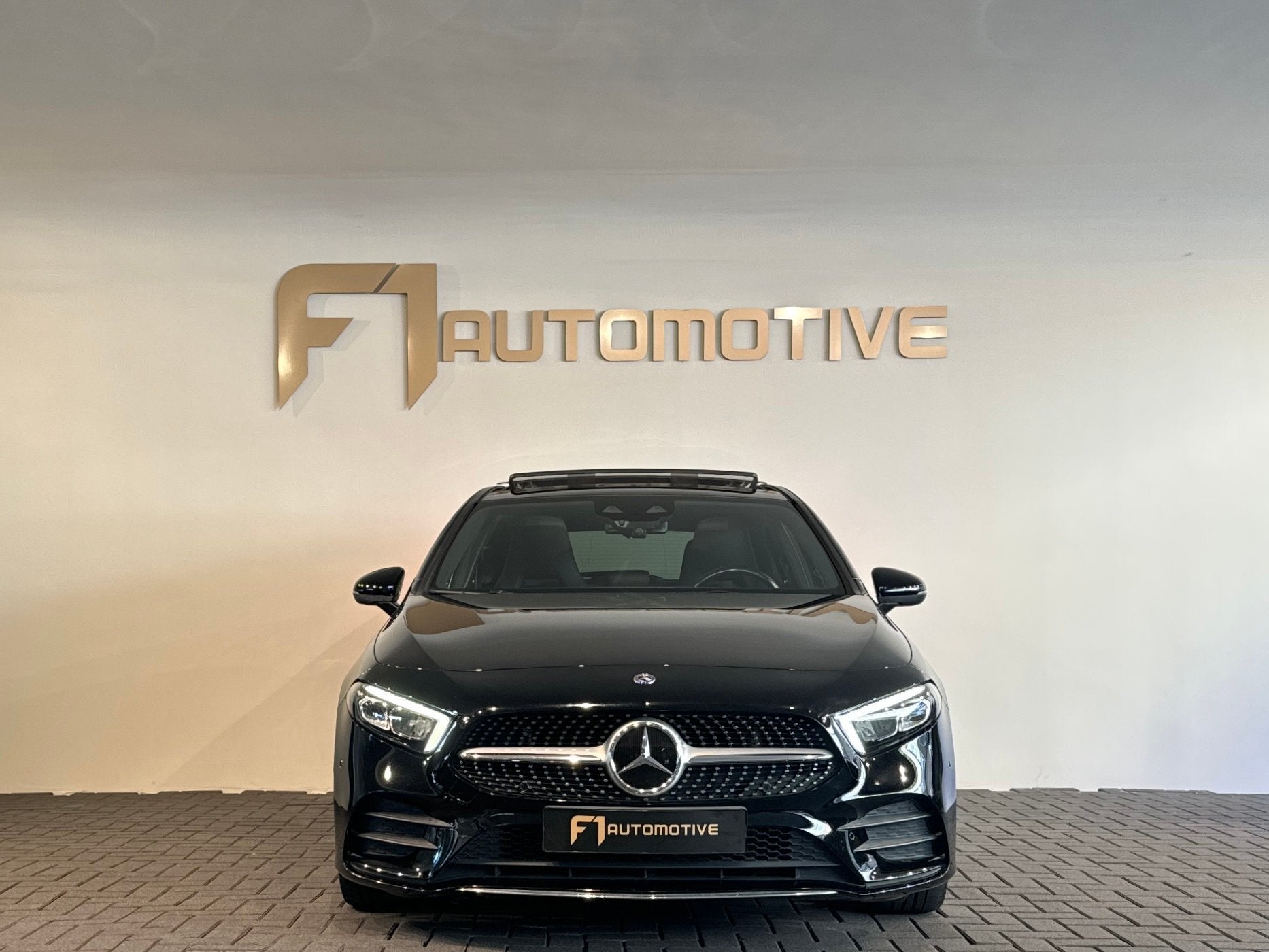 Mercedes-Benz A-klasse 220 4MATIC Pano|Memory|Burmester|Sfee, Auto's, Automaat, 15 km/l, Euro 6, Zwart