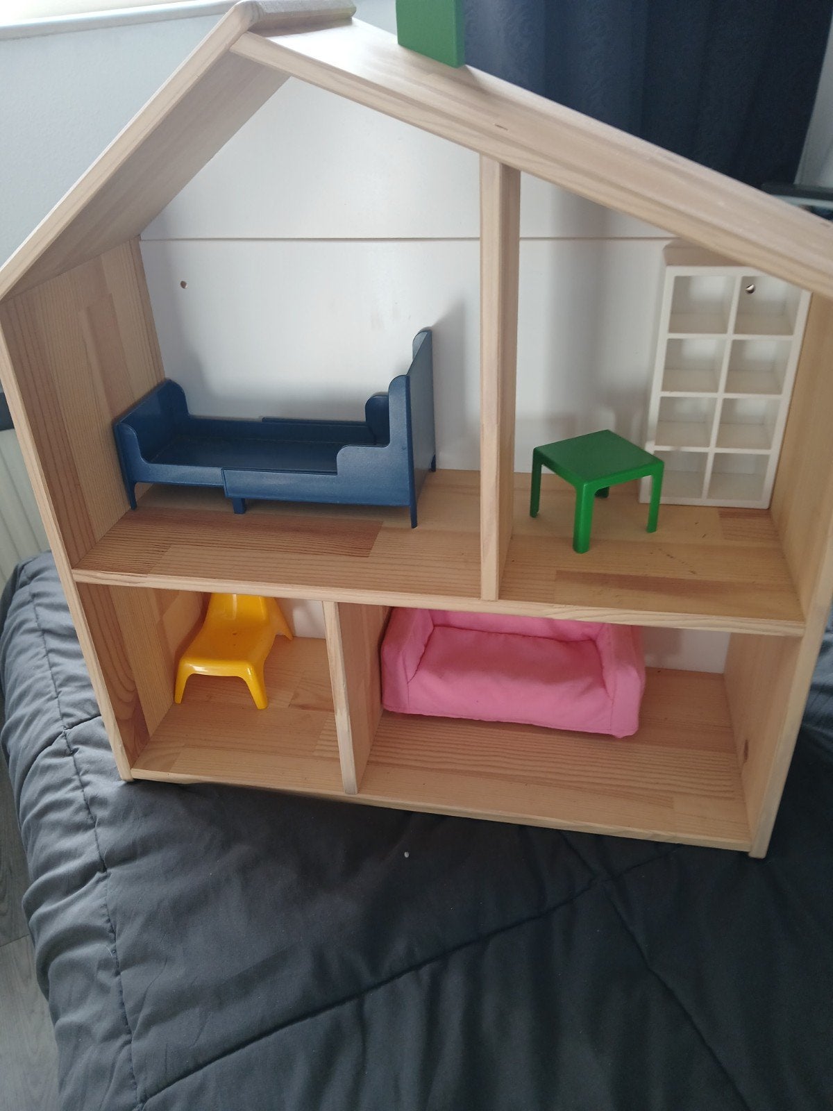Houten poppenhuis met meubeltjes ikea, Ophalen, Zo goed als nieuw, Poppenhuis