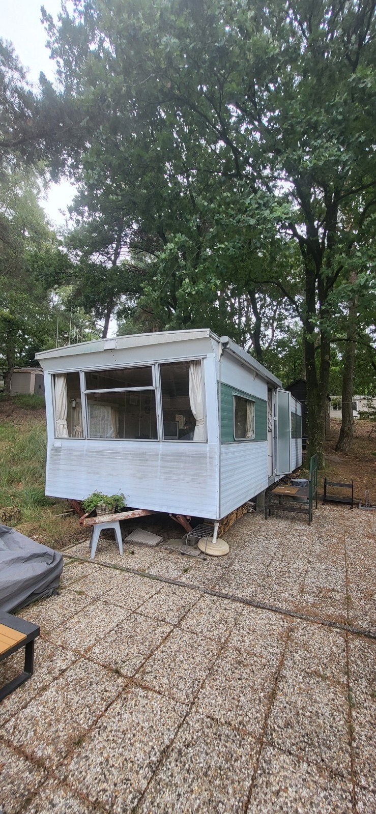Stacaravan zonder staplaats, Huizen en Kamers