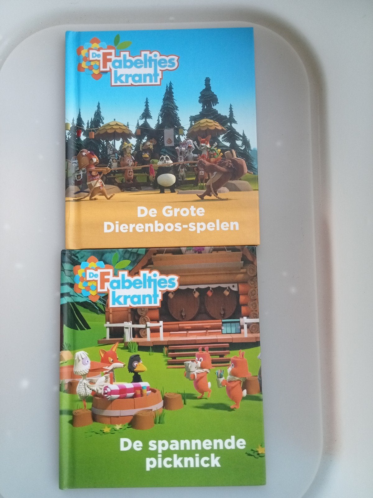 Fabeltjeskrant: De Grote Dierenbos-spelen & De span, Boeken, Ophalen of Verzenden, Zo goed als nieuw, Sprookjes