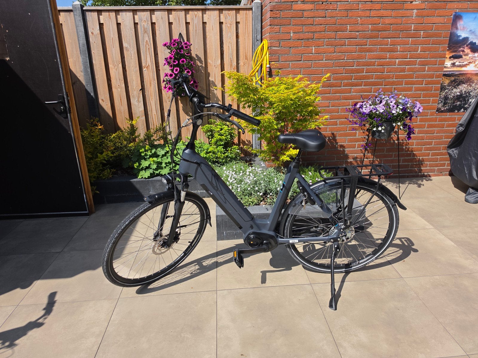 Amslod Hedon E-bike - Zo goed als nieuw, weinig kilometers, Zo goed als nieuw, 50 km per accu of meer, 55 tot 59 cm, Ophalen